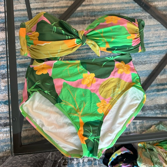 Kate Spade Bikini - Picture 1 of 3